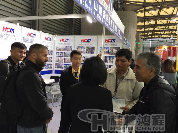 2016年寶馬展客戶洽談現(xiàn)場(chǎng) 2016年寶馬展客戶洽談現(xiàn)場(chǎng)